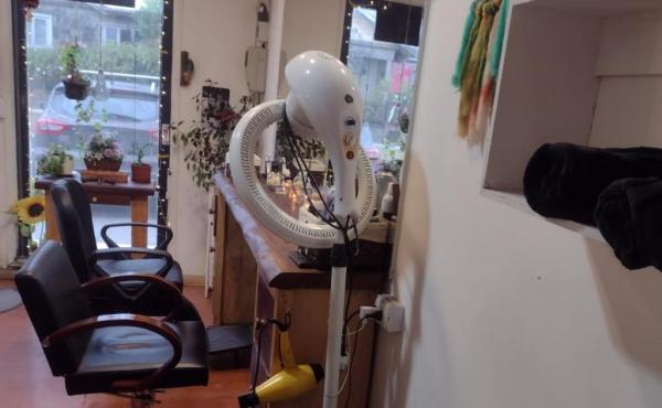 Gran oportunidad de adquirir tu salón de Belleza o barbería en pto varas a pasos del centro ‼️