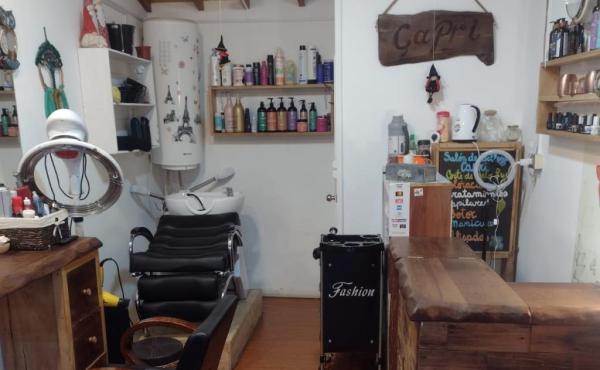 Gran oportunidad de adquirir tu salón de Belleza o barbería en pto varas a pasos del centro ‼️